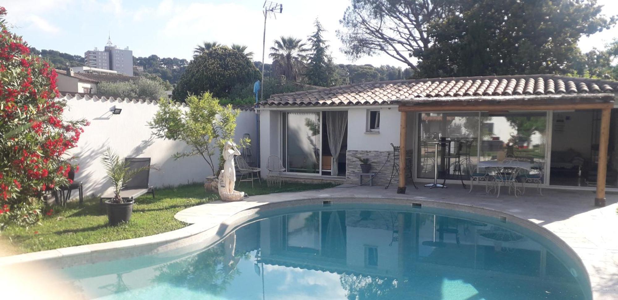 Logement Independant Au Calme Proche Toutes Commodites Et Transports 勒卡内 外观 照片