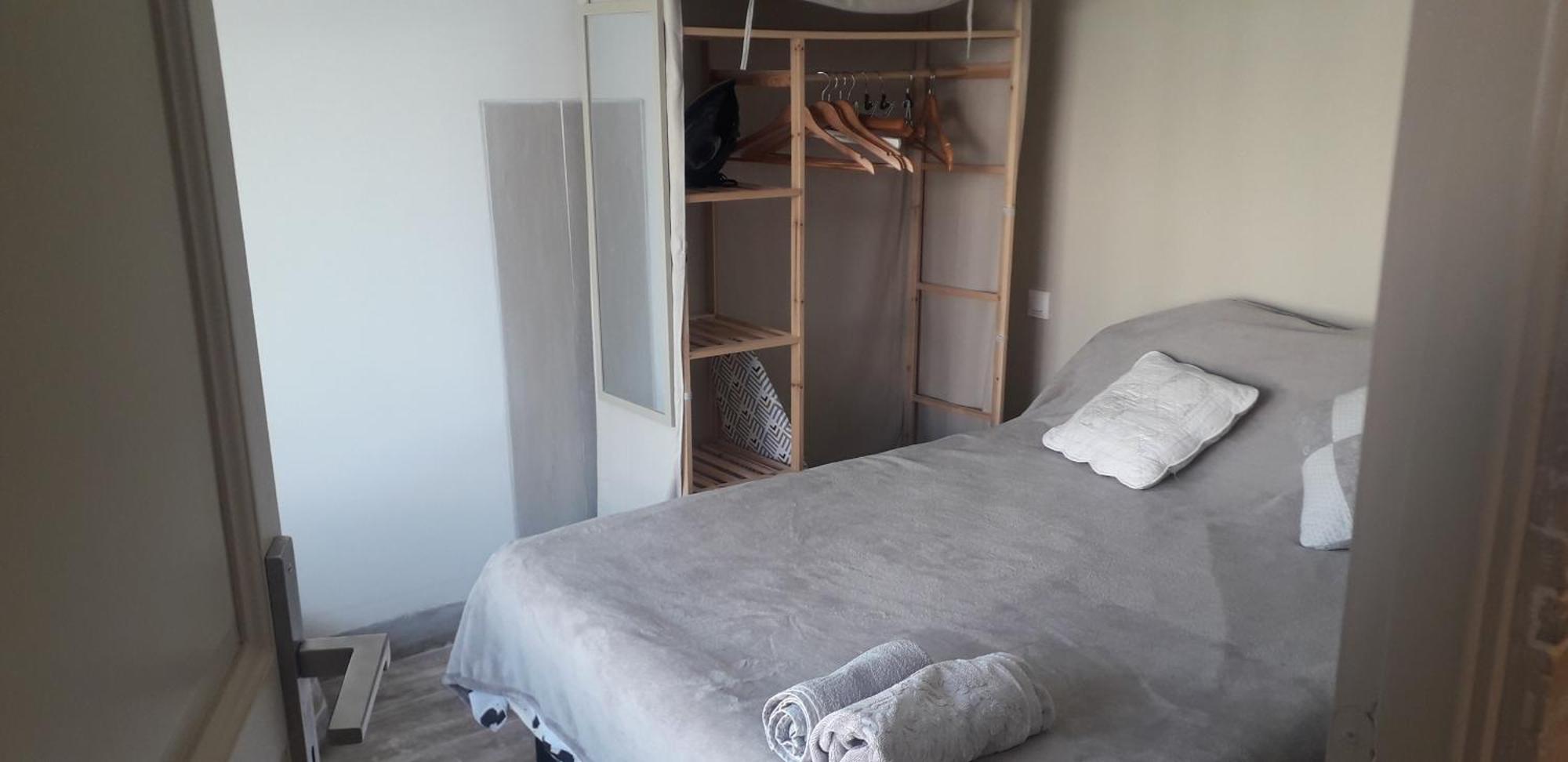 Logement Independant Au Calme Proche Toutes Commodites Et Transports 勒卡内 外观 照片