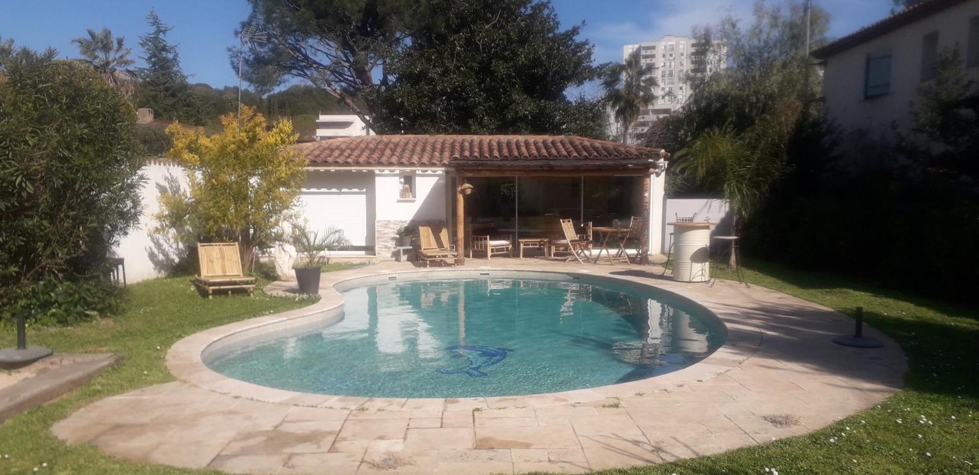 Logement Independant Au Calme Proche Toutes Commodites Et Transports 勒卡内 外观 照片